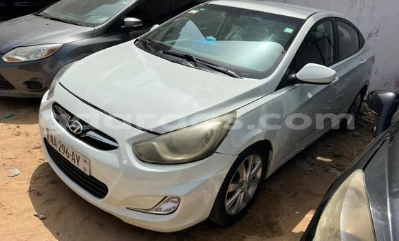 Acheter Occasion Voiture Hyundai Accent Blanc à Dakar, Dakar Acheter Occasion Voiture Hyundai Accent Blanc à Dakar, Dakar