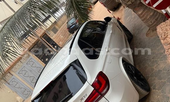 Acheter Import Voiture BMW X6 M Blanc à Dakar, Dakar Acheter Import Voiture BMW X6 M Blanc à Dakar, Dakar
