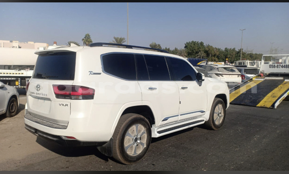 Buy Import Toyota Land Cruiser Black Car in Dakar in Dakar Buy Import Toyota Land Cruiser Black Car in Dakar in Dakar