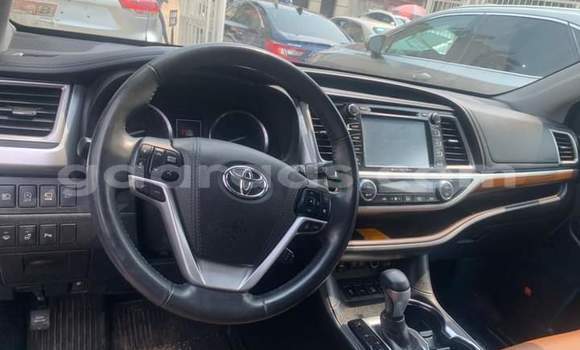 Dieundeu Occasion Toyota Highlander White Auto in Dakar in Dakar Dieundeu Occasion Toyota Highlander White Auto in Dakar in Dakar