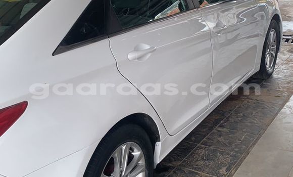 Dieundeu Occasion Hyundai Sonata White Auto in Dakar in Dakar Dieundeu Occasion Hyundai Sonata White Auto in Dakar in Dakar