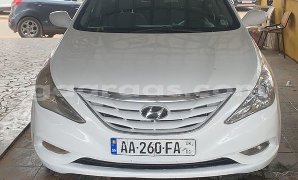 Dieundeu Occasion Hyundai Sonata White Auto in Dakar in Dakar Dieundeu Occasion Hyundai Sonata White Auto in Dakar in Dakar