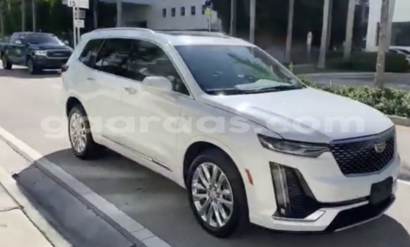 Buy Import Cadillac XTS White Car in Dakar in Dakar Buy Import Cadillac XTS White Car in Dakar in Dakar