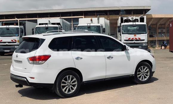 Dieundeu Imported Nissan Pathfinder White Auto in Dakar in Dakar Dieundeu Imported Nissan Pathfinder White Auto in Dakar in Dakar