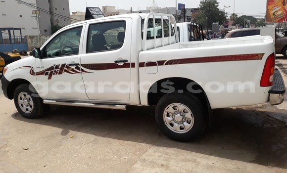 Dieundeu Occasion Toyota Hilux White Auto in Dakar in Dakar Dieundeu Occasion Toyota Hilux White Auto in Dakar in Dakar