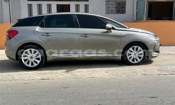 Acheter Import Voiture Citroen DS5 Beige à Dakar, Dakar Acheter Import Voiture Citroen DS5 Beige à Dakar, Dakar