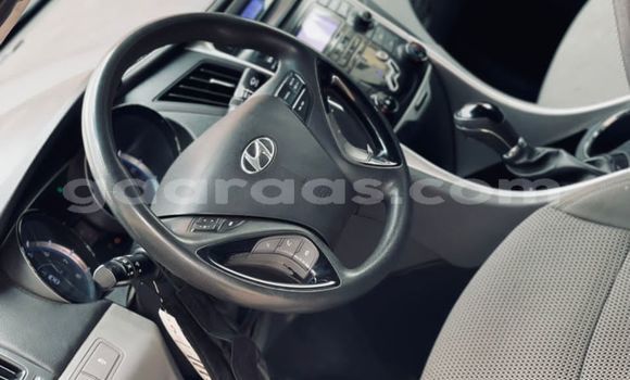 Dieundeu Occasion Hyundai Sonata Silver Auto in Dakar in Dakar Dieundeu Occasion Hyundai Sonata Silver Auto in Dakar in Dakar