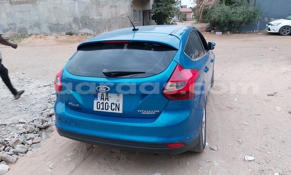 Buy Used Ford Focus Blue Car in Dakar in Dakar