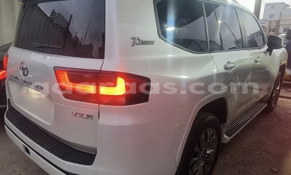 Buy Import Toyota Land Cruiser White Car in Dakar in Dakar Buy Import Toyota Land Cruiser White Car in Dakar in Dakar