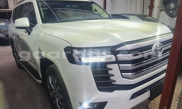 Buy Import Toyota Land Cruiser White Car in Dakar in Dakar Buy Import Toyota Land Cruiser White Car in Dakar in Dakar