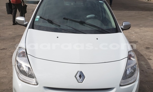 Buy Import Renault Clio White Car in Dakar in Dakar