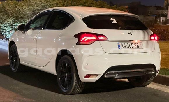 Acheter Occasion Voiture Citroen DS4 Blanc à Dakar, Dakar Acheter Occasion Voiture Citroen DS4 Blanc à Dakar, Dakar