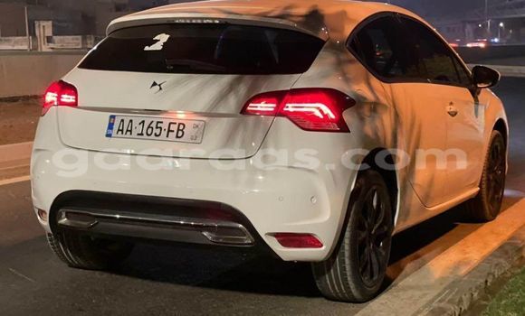 Acheter Occasion Voiture Citroen DS4 Blanc à Dakar, Dakar Acheter Occasion Voiture Citroen DS4 Blanc à Dakar, Dakar