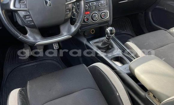 Acheter Occasion Voiture Citroen DS4 Blanc à Dakar, Dakar Acheter Occasion Voiture Citroen DS4 Blanc à Dakar, Dakar