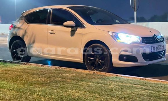 Acheter Occasion Voiture Citroen DS4 Blanc à Dakar, Dakar Acheter Occasion Voiture Citroen DS4 Blanc à Dakar, Dakar