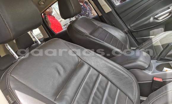 Acheter Occasion Voiture Ford Escape Blanc à Dakar, Dakar Acheter Occasion Voiture Ford Escape Blanc à Dakar, Dakar