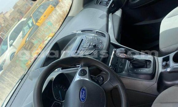 Acheter Occasion Voiture Ford Escape Blanc à Dakar, Dakar Acheter Occasion Voiture Ford Escape Blanc à Dakar, Dakar