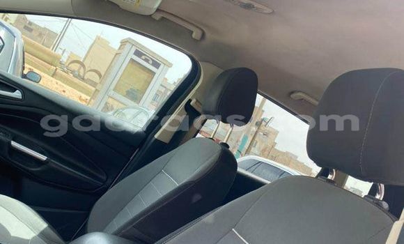 Acheter Occasion Voiture Ford Escape Blanc à Dakar, Dakar Acheter Occasion Voiture Ford Escape Blanc à Dakar, Dakar