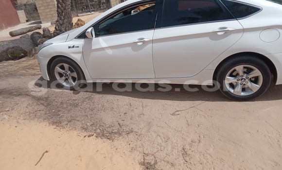 Buy Used Hyundai Chorus White Truck in Dakar in Dakar Buy Used Hyundai Chorus White Truck in Dakar in Dakar