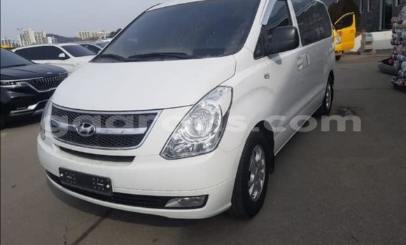 Dieundeu Occasion Hyundai Starex White Auto in Dakar in Dakar