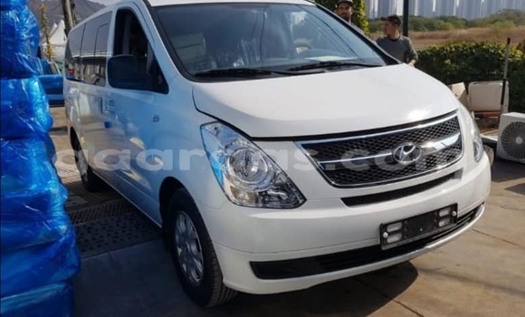 Dieundeu Occasion Hyundai Starex White Auto in Dakar in Dakar Dieundeu Occasion Hyundai Starex White Auto in Dakar in Dakar