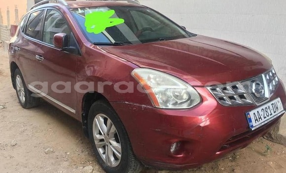 Buy Used Nissan Rogue Red Car in Dakar in Dakar