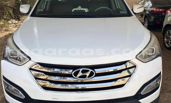 Dieundeu Occasion Hyundai Santa Fe White Auto in Dakar in Dakar Dieundeu Occasion Hyundai Santa Fe White Auto in Dakar in Dakar