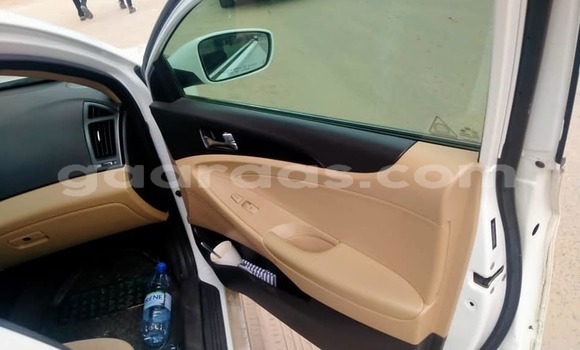 Dieundeu Occasion Hyundai Sonata White Auto in Dakar in Dakar Dieundeu Occasion Hyundai Sonata White Auto in Dakar in Dakar