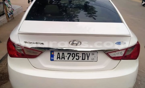 Dieundeu Occasion Hyundai Sonata White Auto in Dakar in Dakar Dieundeu Occasion Hyundai Sonata White Auto in Dakar in Dakar