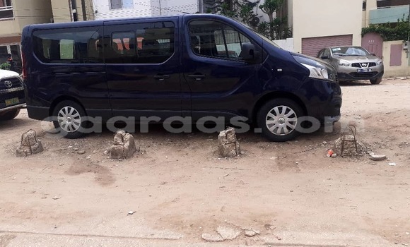 Acheter Occasion Voiture Renault Trafic Bleu à Dakar, Dakar Acheter Occasion Voiture Renault Trafic Bleu à Dakar, Dakar