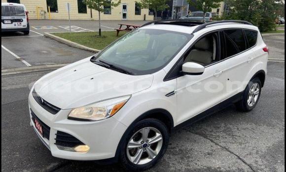 Acheter Import Voiture Ford Escape Blanc à Dakar, Dakar Acheter Import Voiture Ford Escape Blanc à Dakar, Dakar