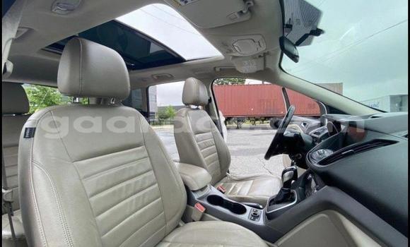 Acheter Import Voiture Ford Escape Blanc à Dakar, Dakar Acheter Import Voiture Ford Escape Blanc à Dakar, Dakar