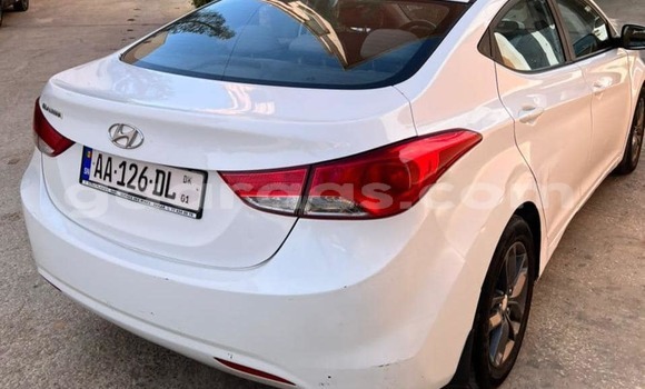 Acheter Occasion Voiture Hyundai Elantra Blanc à Dakar, Dakar Acheter Occasion Voiture Hyundai Elantra Blanc à Dakar, Dakar