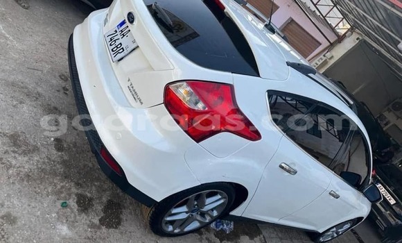 Acheter Occasion Voiture Ford Focus Blanc à Dakar, Dakar Acheter Occasion Voiture Ford Focus Blanc à Dakar, Dakar