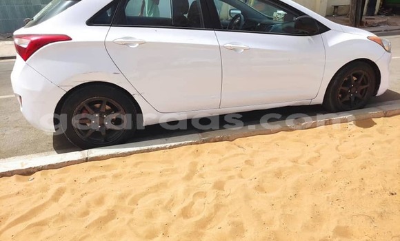 Acheter Occasion Voiture Hyundai Elantra Blanc à Dakar, Dakar Acheter Occasion Voiture Hyundai Elantra Blanc à Dakar, Dakar