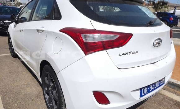 Acheter Occasion Voiture Hyundai Elantra Blanc à Dakar, Dakar Acheter Occasion Voiture Hyundai Elantra Blanc à Dakar, Dakar