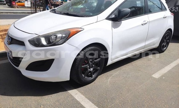 Acheter Occasion Voiture Hyundai Elantra Blanc à Dakar, Dakar Acheter Occasion Voiture Hyundai Elantra Blanc à Dakar, Dakar