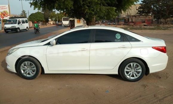 Dieundeu Occasion Hyundai Sonata White Auto in Dakar in Dakar Dieundeu Occasion Hyundai Sonata White Auto in Dakar in Dakar