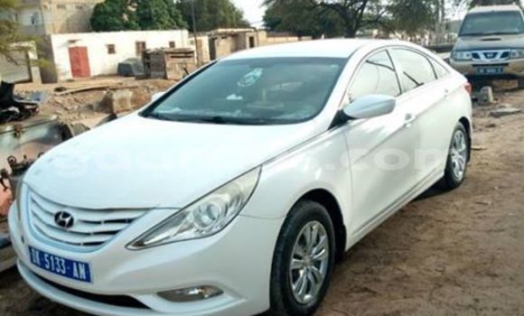 Dieundeu Occasion Hyundai Sonata White Auto in Dakar in Dakar Dieundeu Occasion Hyundai Sonata White Auto in Dakar in Dakar