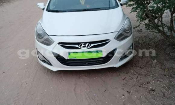 Acheter Occasion Voiture Hyundai i40 Blanc à Damniadio, Dakar