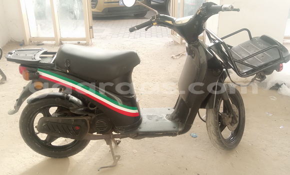 Acheter Occasion Moto Piaggio Fly 50/150 Noir à Dakar, Dakar Acheter Occasion Moto Piaggio Fly 50/150 Noir à Dakar, Dakar