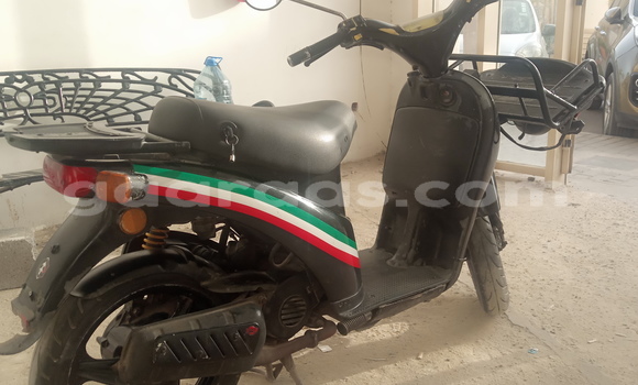 Acheter Occasion Moto Piaggio Fly 50/150 Noir à Dakar, Dakar Acheter Occasion Moto Piaggio Fly 50/150 Noir à Dakar, Dakar