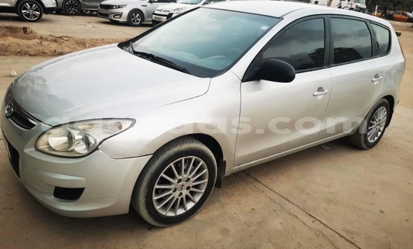 Buy Used Hyundai Elantra Silver Car in Dakar in Dakar Buy Used Hyundai Elantra Silver Car in Dakar in Dakar