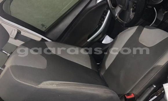 Acheter Occasion Voiture Ford Focus Blanc à Dakar, Dakar Acheter Occasion Voiture Ford Focus Blanc à Dakar, Dakar