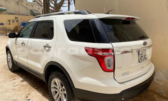 Acheter Occasion Voiture Ford Explorer Blanc à Dakar, Dakar Acheter Occasion Voiture Ford Explorer Blanc à Dakar, Dakar