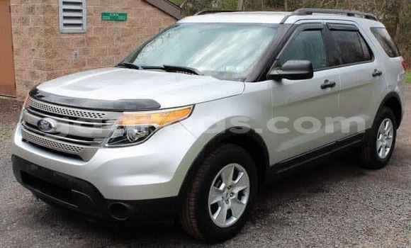 Acheter Occasion Voiture Ford Explorer Blanc à Dakar, Dakar Acheter Occasion Voiture Ford Explorer Blanc à Dakar, Dakar