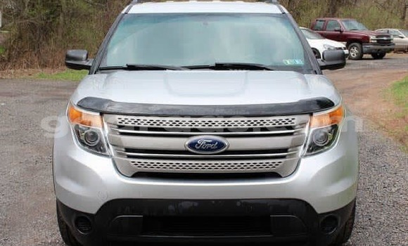 Acheter Occasion Voiture Ford Explorer Blanc à Dakar, Dakar Acheter Occasion Voiture Ford Explorer Blanc à Dakar, Dakar