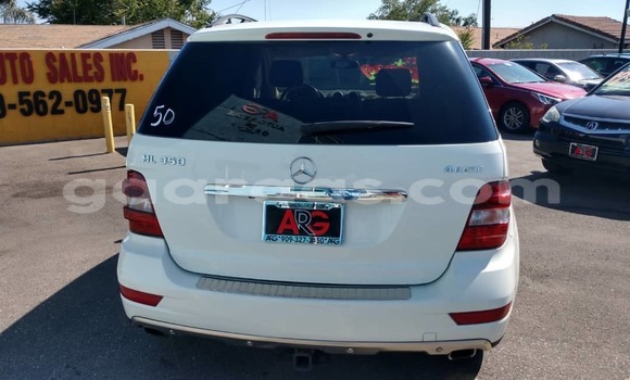 Buy Used Mercedes‒Benz ML–Class White Car in Dakar in Dakar Buy Used Mercedes‒Benz ML–Class White Car in Dakar in Dakar