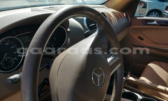 Buy Used Mercedes‒Benz ML–Class White Car in Dakar in Dakar Buy Used Mercedes‒Benz ML–Class White Car in Dakar in Dakar