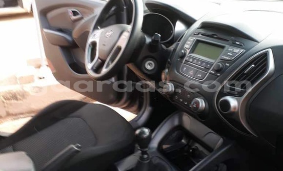 Buy Used Hyundai ix35 Silver Car in Dakar in Dakar Buy Used Hyundai ix35 Silver Car in Dakar in Dakar